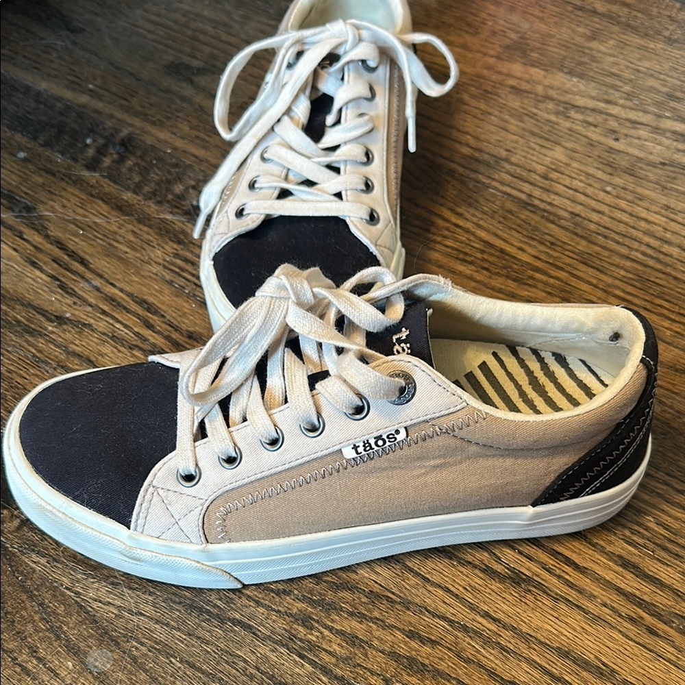 Taos Black and Beige Sneakers